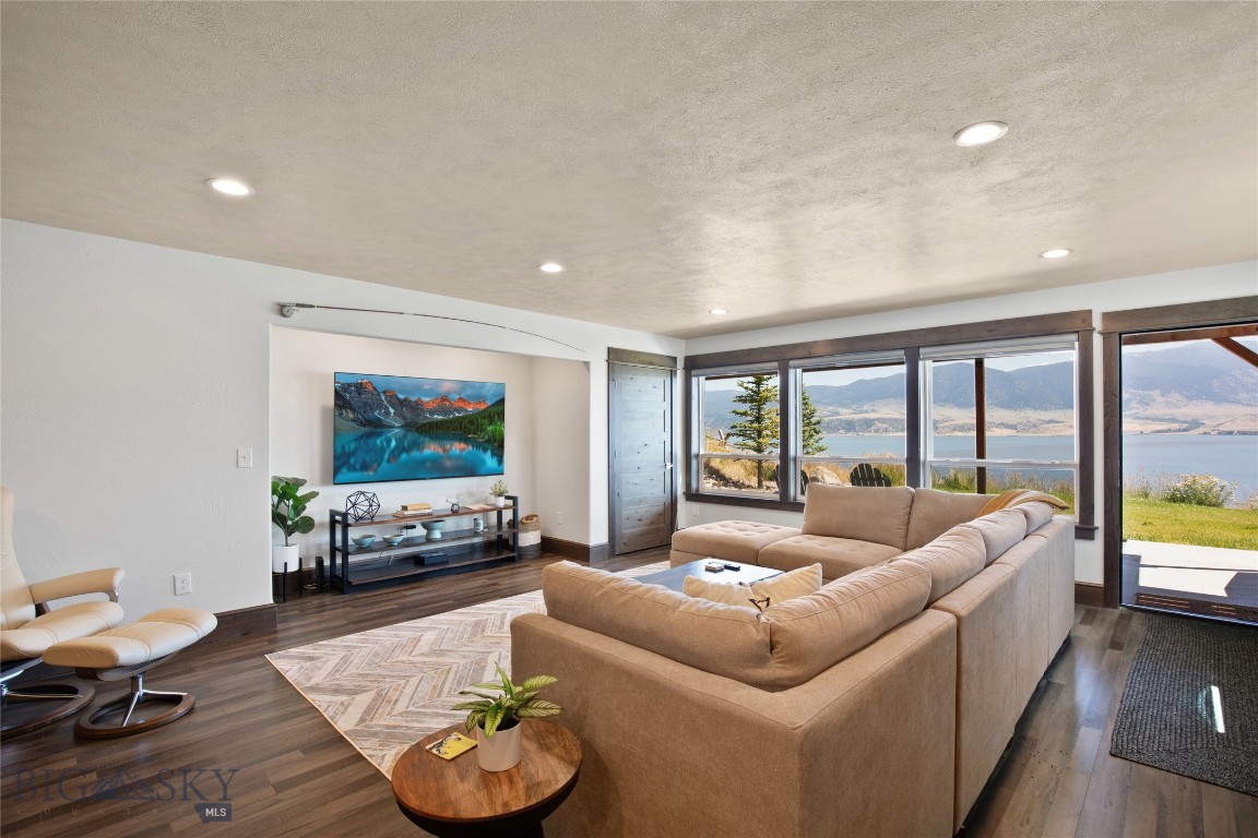 Lake View - Residential