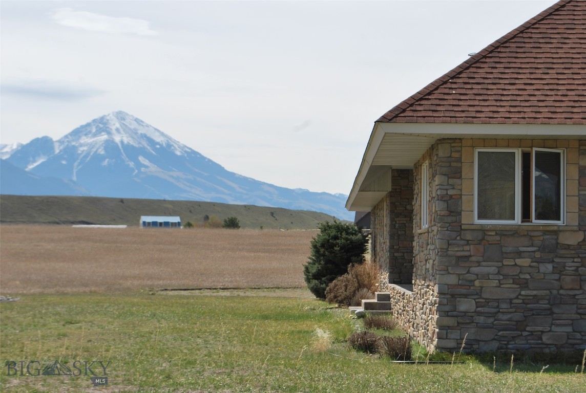 Blue Ribbon Manors - Residential