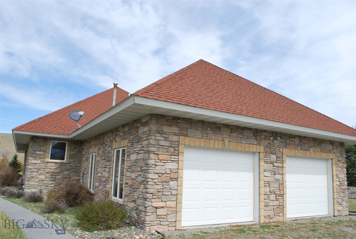 Blue Ribbon Manors - Residential