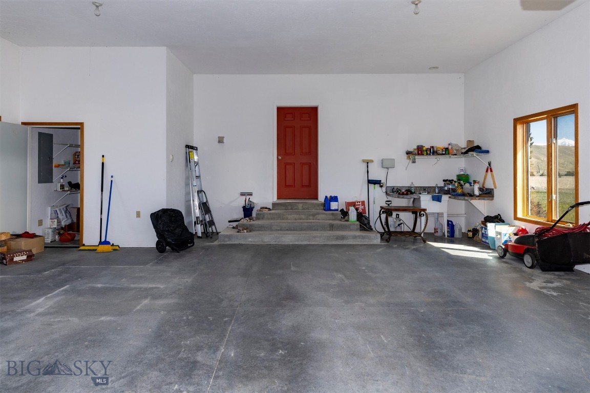 Blue Ribbon Manors - Residential