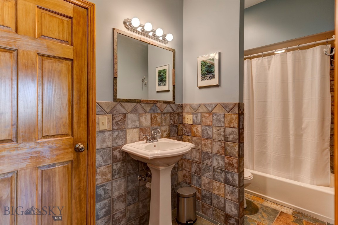 Blue Ribbon Manors - Residential