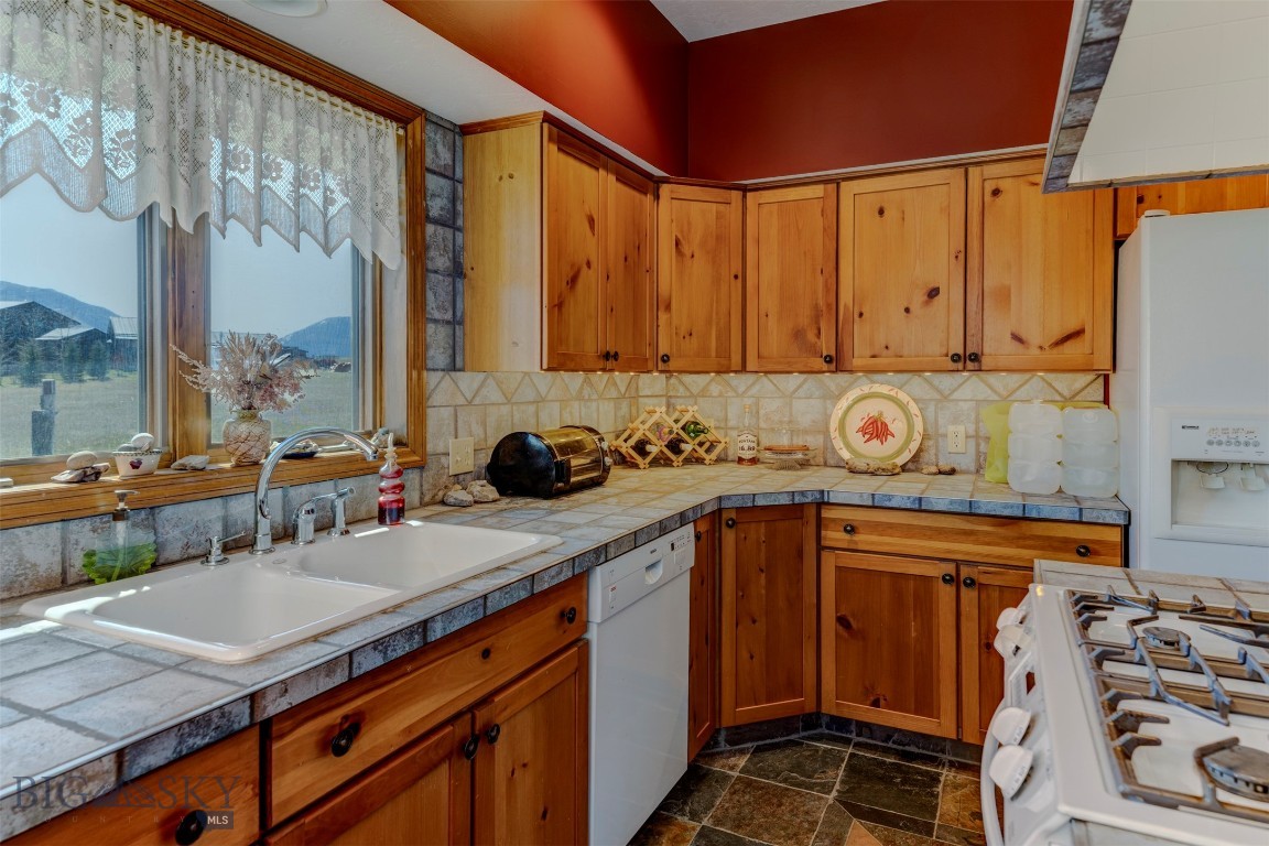 Blue Ribbon Manors - Residential