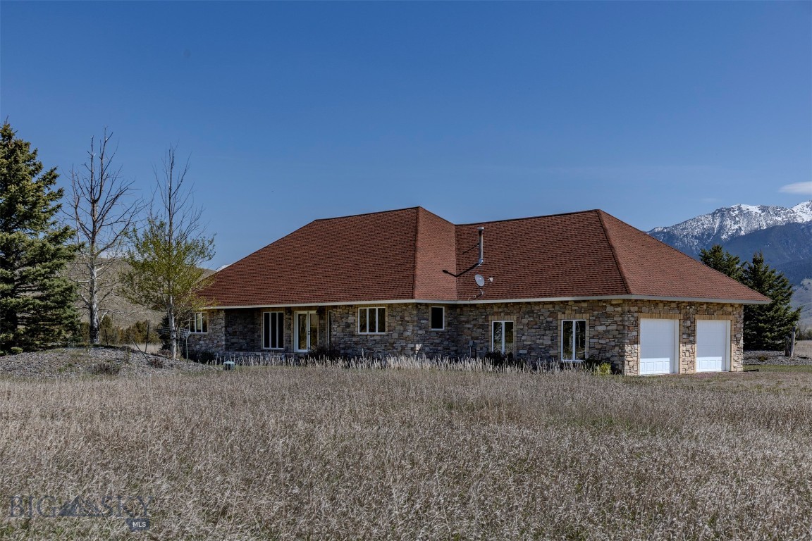 Blue Ribbon Manors - Residential