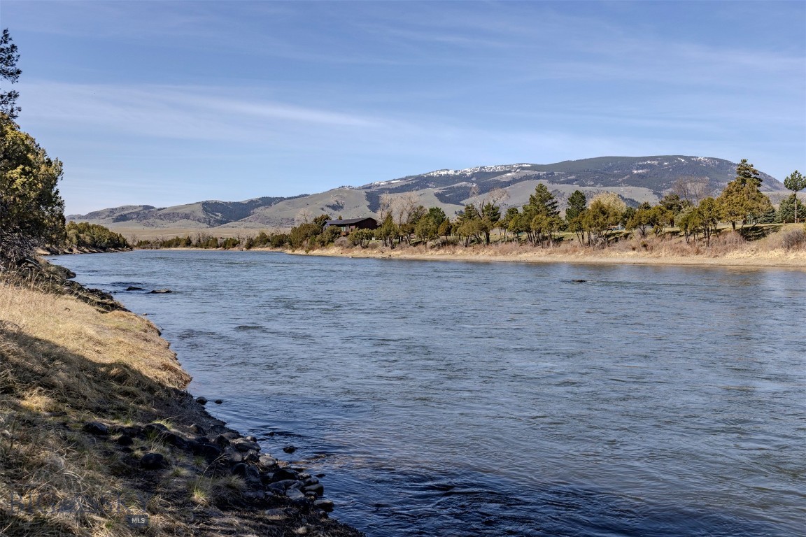 Blue Ribbon Manors - Residential