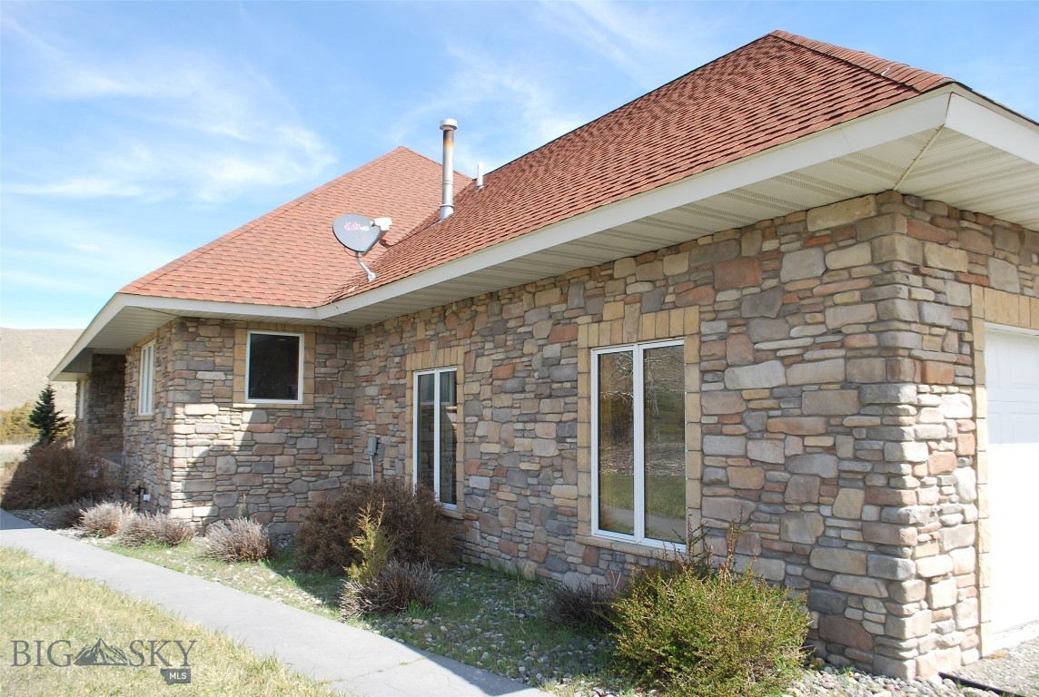 Blue Ribbon Manors - Residential