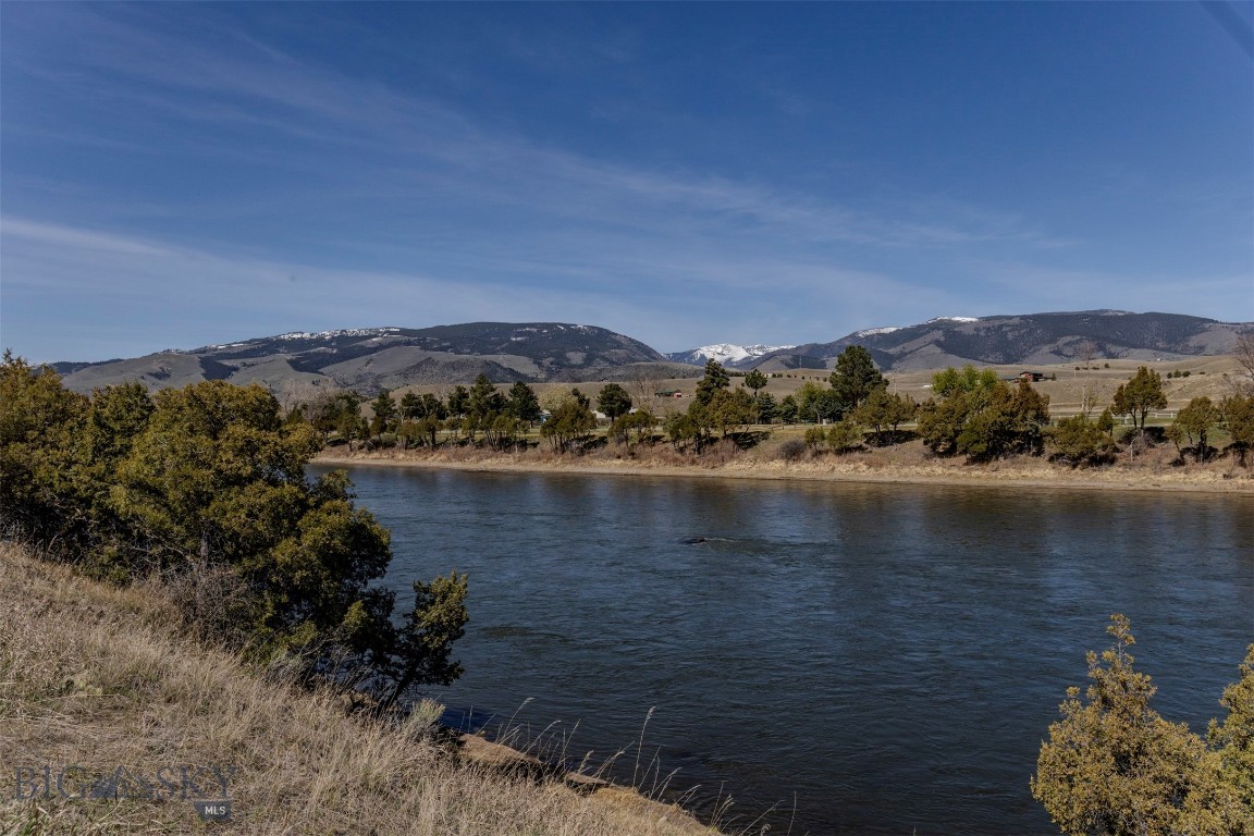 Blue Ribbon Manors - Residential