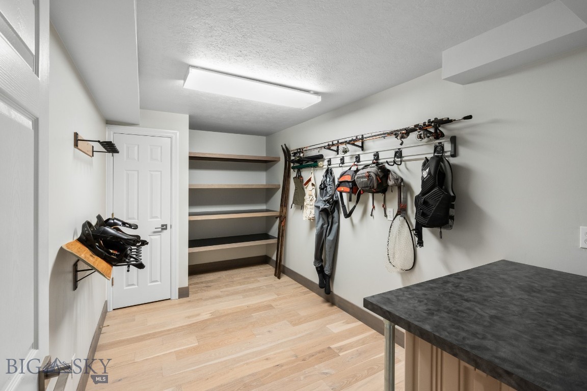 Bozeman, Montana 59715, United States, 6 Bedrooms Bedrooms, ,3 BathroomsBathrooms,Residential,Contingent,39767