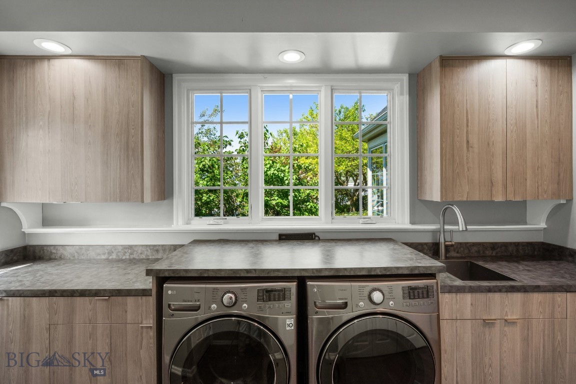 Bozeman, Montana 59715, United States, 6 Bedrooms Bedrooms, ,3 BathroomsBathrooms,Residential,Contingent,39767