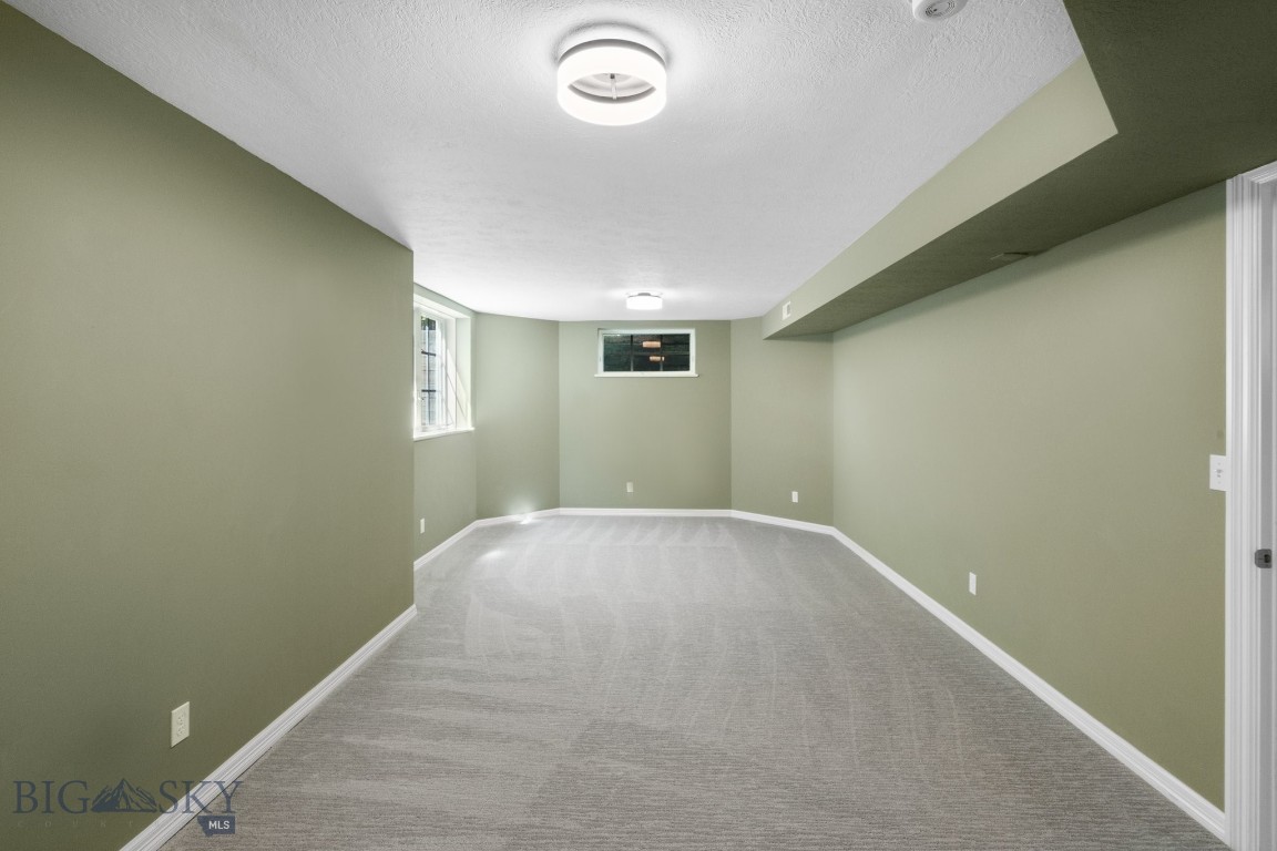 Bozeman, Montana 59715, United States, 6 Bedrooms Bedrooms, ,3 BathroomsBathrooms,Residential,Contingent,39767