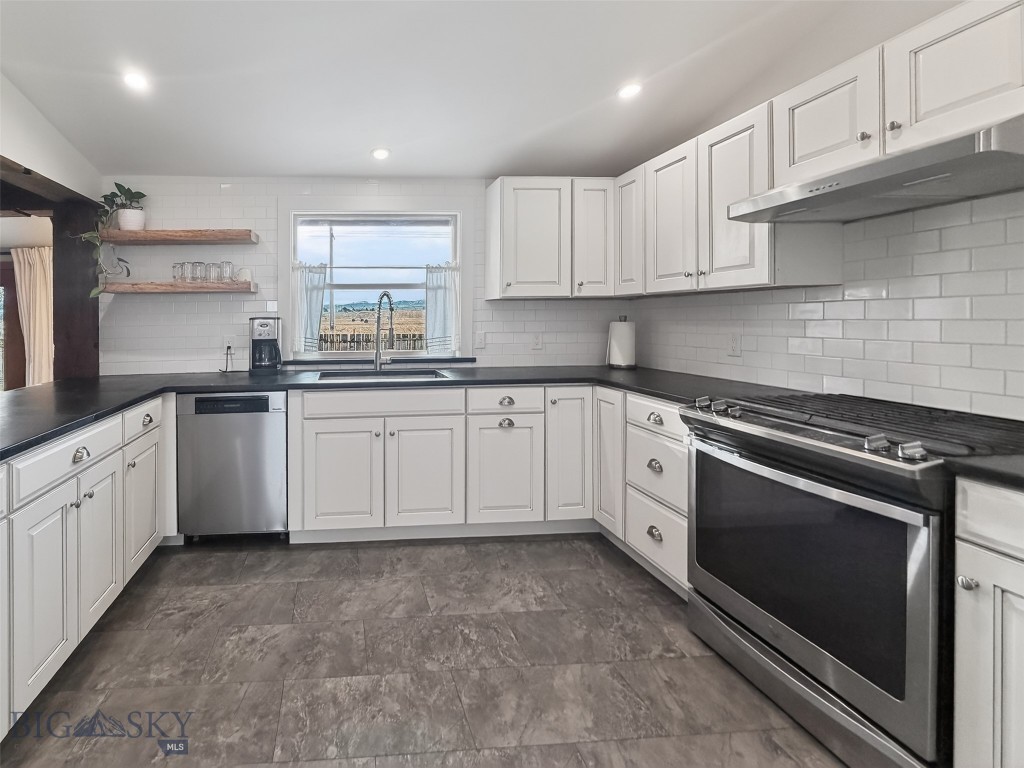 3071 W Cameron Bridge