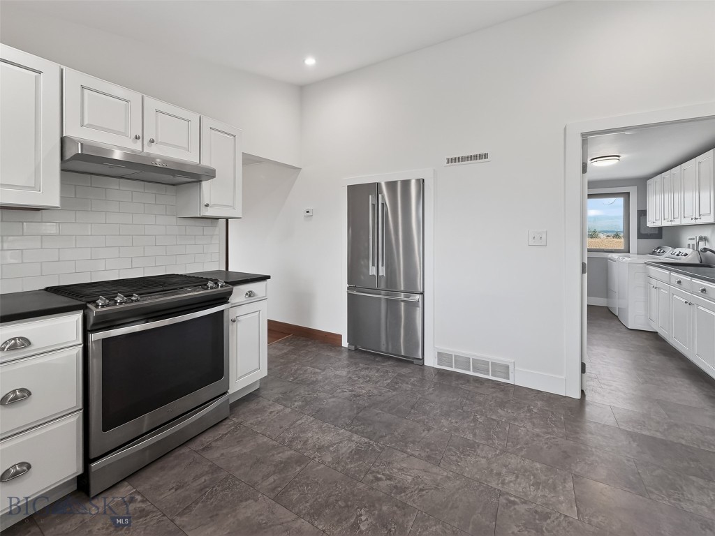 3071 W Cameron Bridge