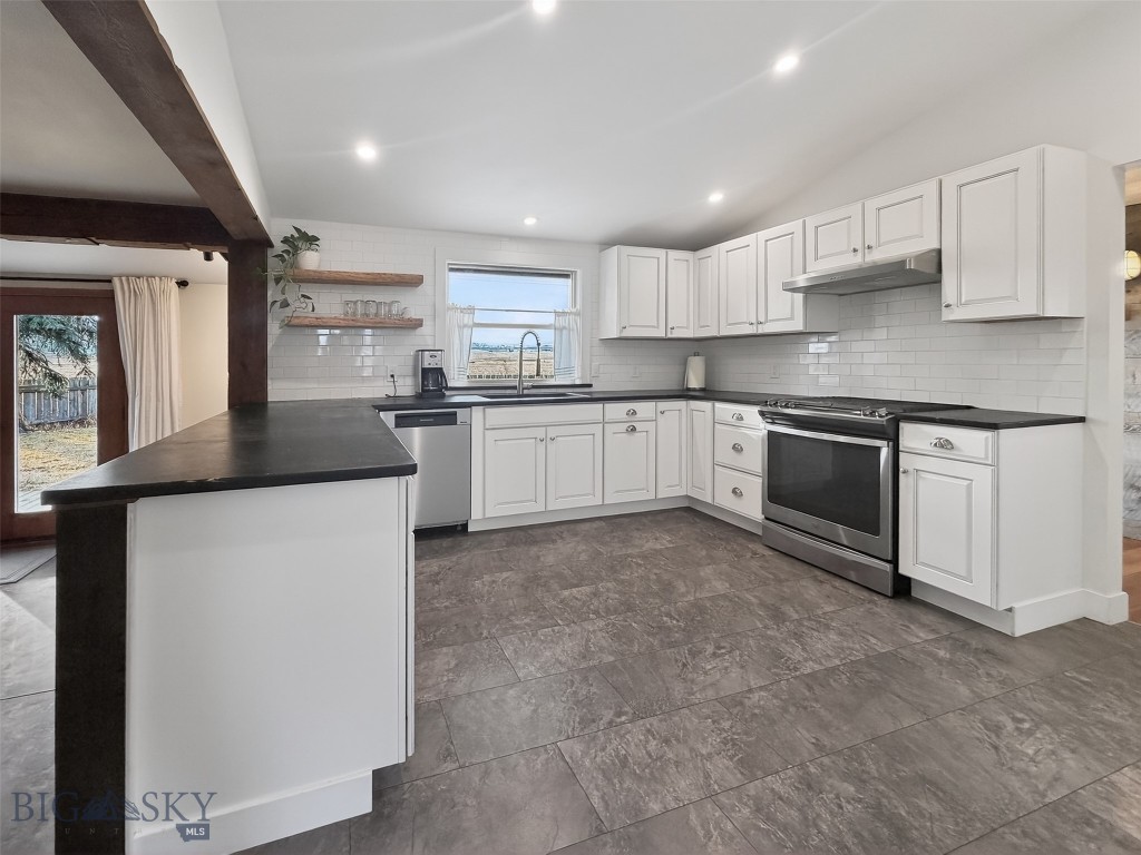 3071 W Cameron Bridge