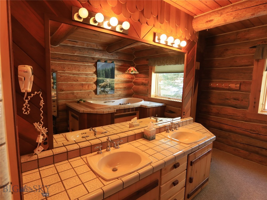 Yellowstone Holiday - Residential