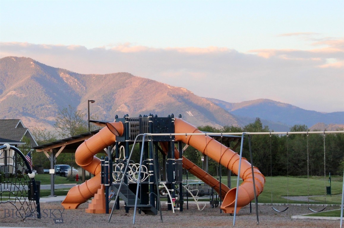 The Lakes at Valley West - Residential