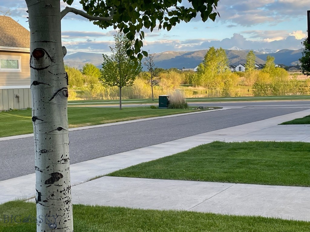 The Lakes at Valley West - Residential