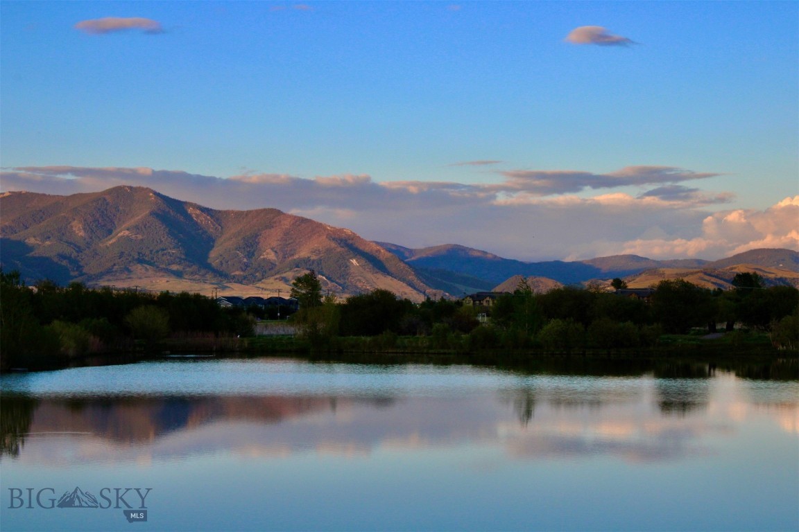 The Lakes at Valley West - Residential