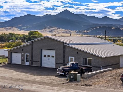 Photo of 1801 Sun Avenue, Livingston, MT 59047 (MLS # 406294)