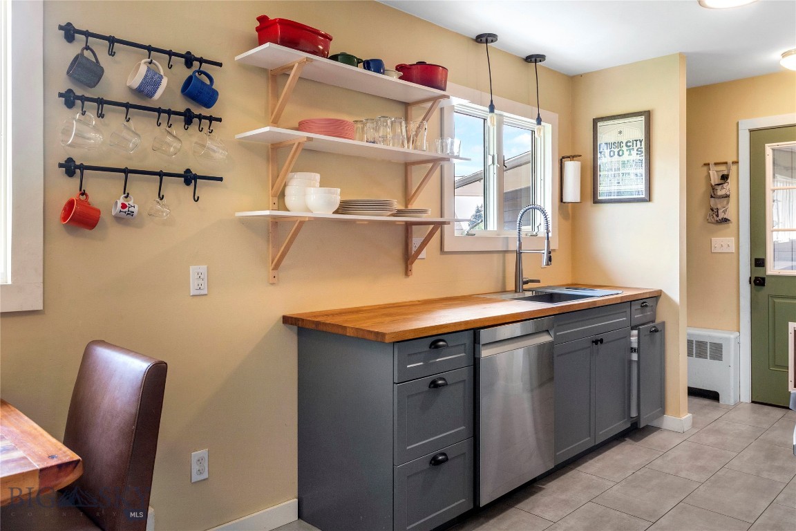 Butte, Montana 59701, United States, 4 Bedrooms Bedrooms, ,2 BathroomsBathrooms,Residential,Active,206016