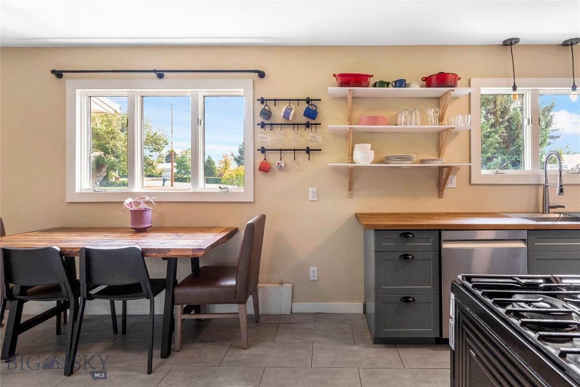 Butte, Montana 59701, United States, 4 Bedrooms Bedrooms, ,2 BathroomsBathrooms,Residential,Active,206016