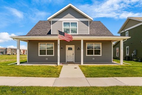 Photo of 915 Arnold St, Bozeman, MT 59715 (MLS # 402709)