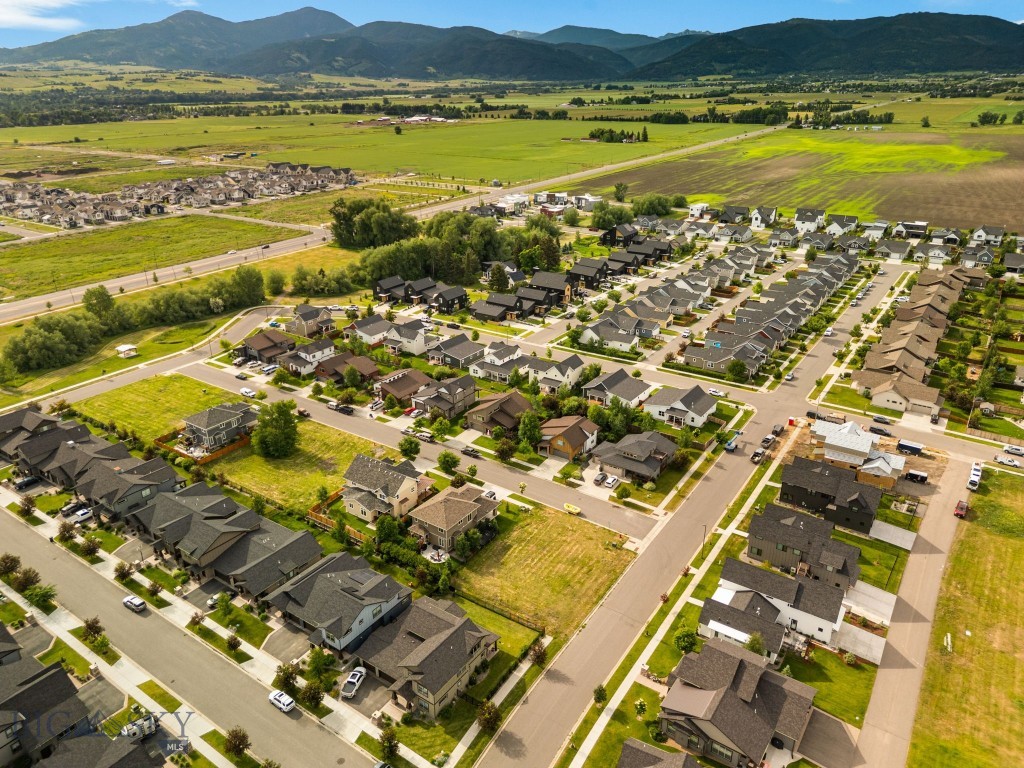 Southbridge - Land