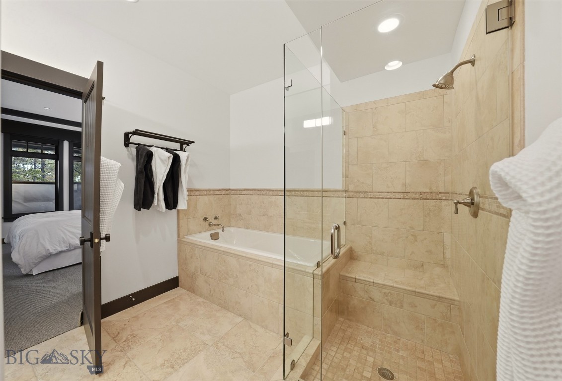 Pinnacle Condo - Residential