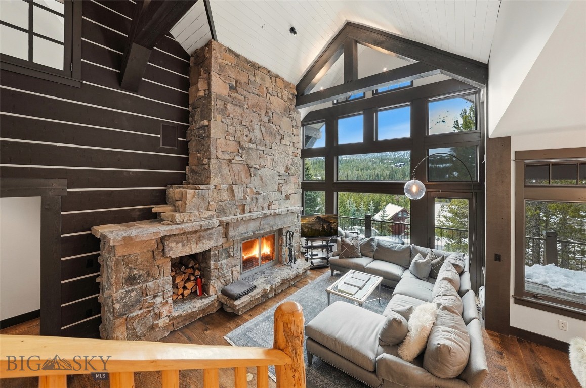 Pinnacle Condo - Residential