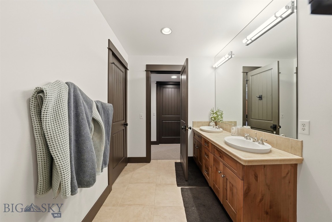 Pinnacle Condo - Residential