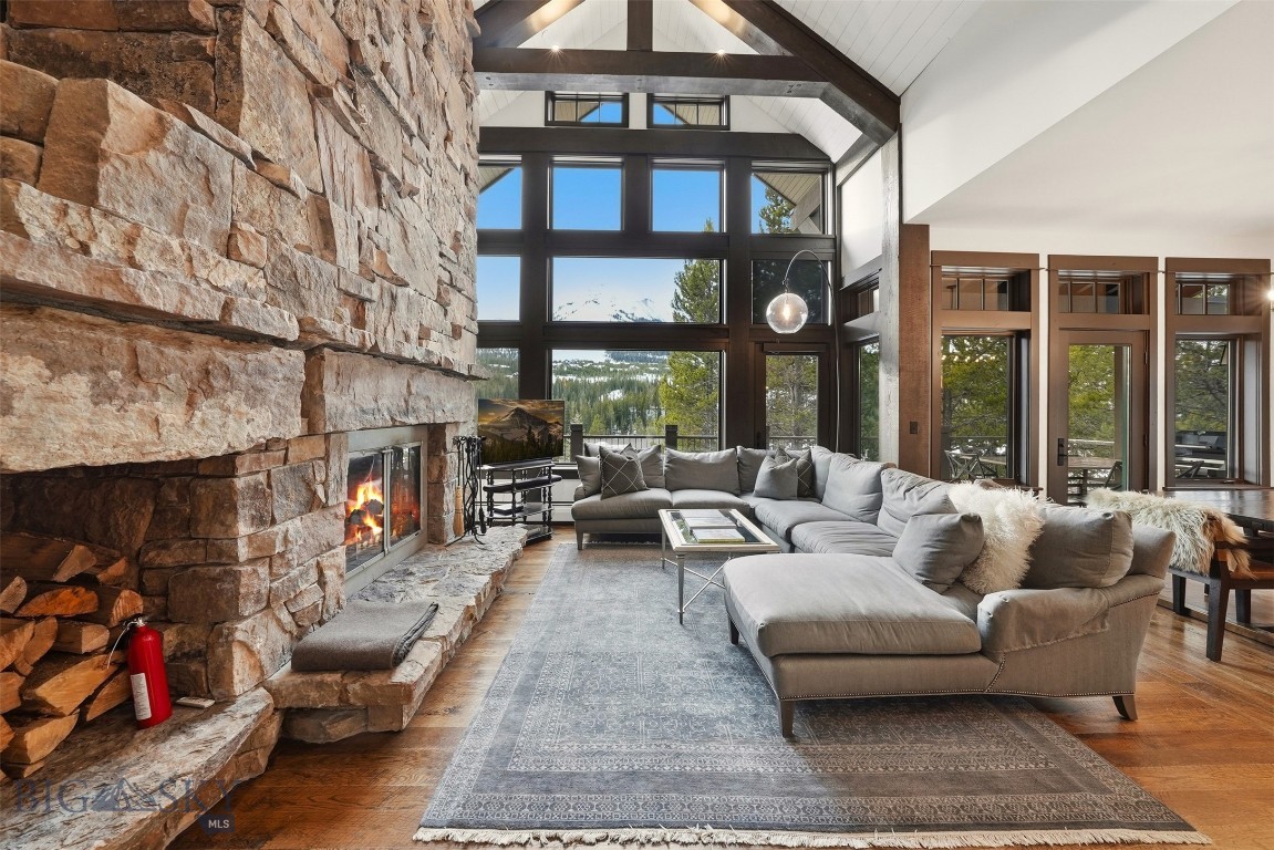 Pinnacle Condo - Residential