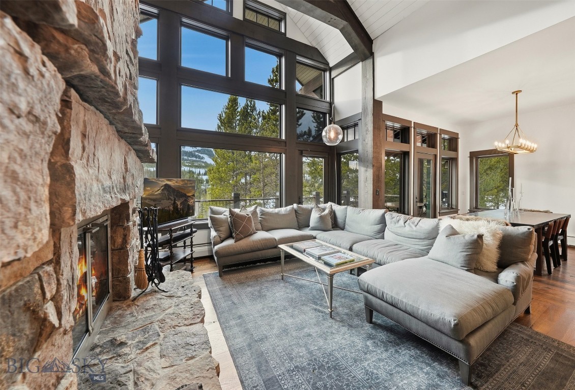 Pinnacle Condo - Residential