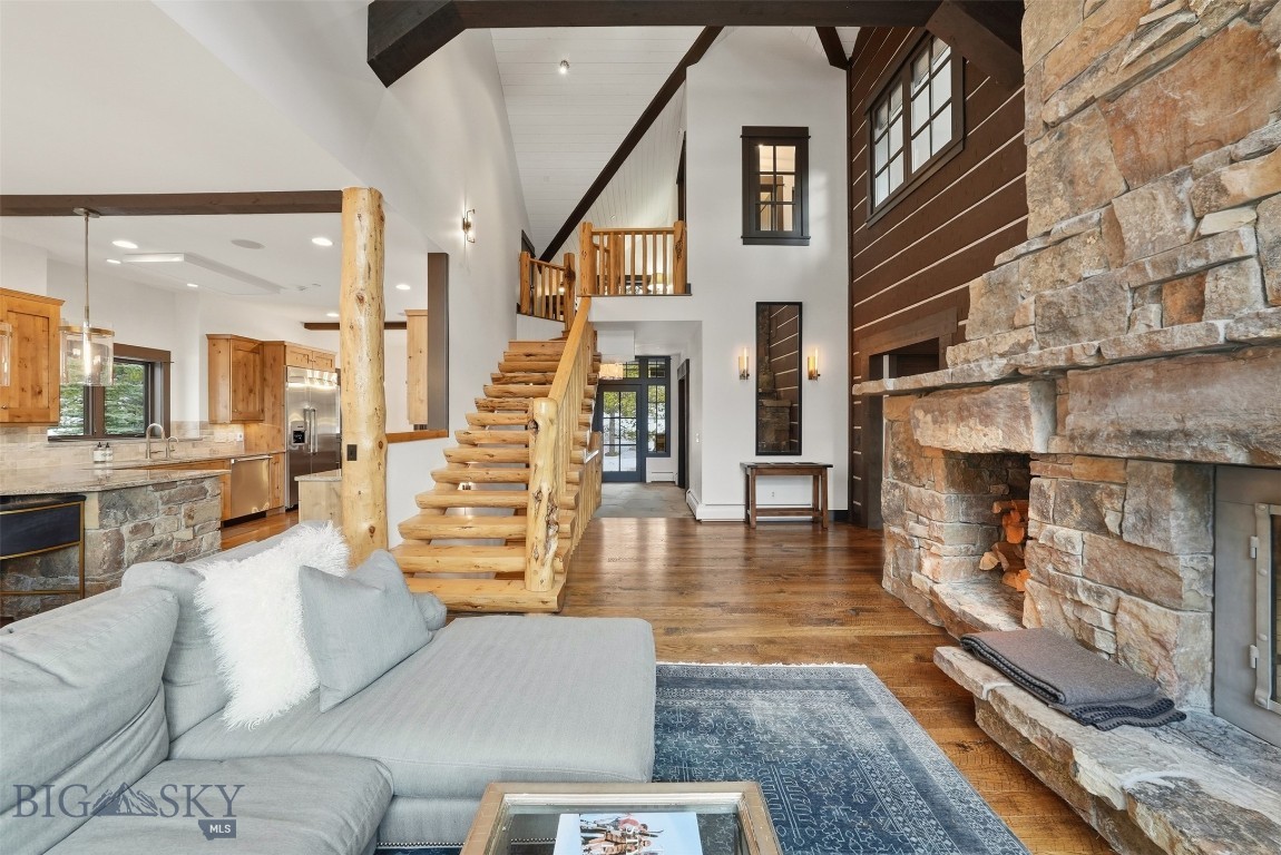 Pinnacle Condo - Residential