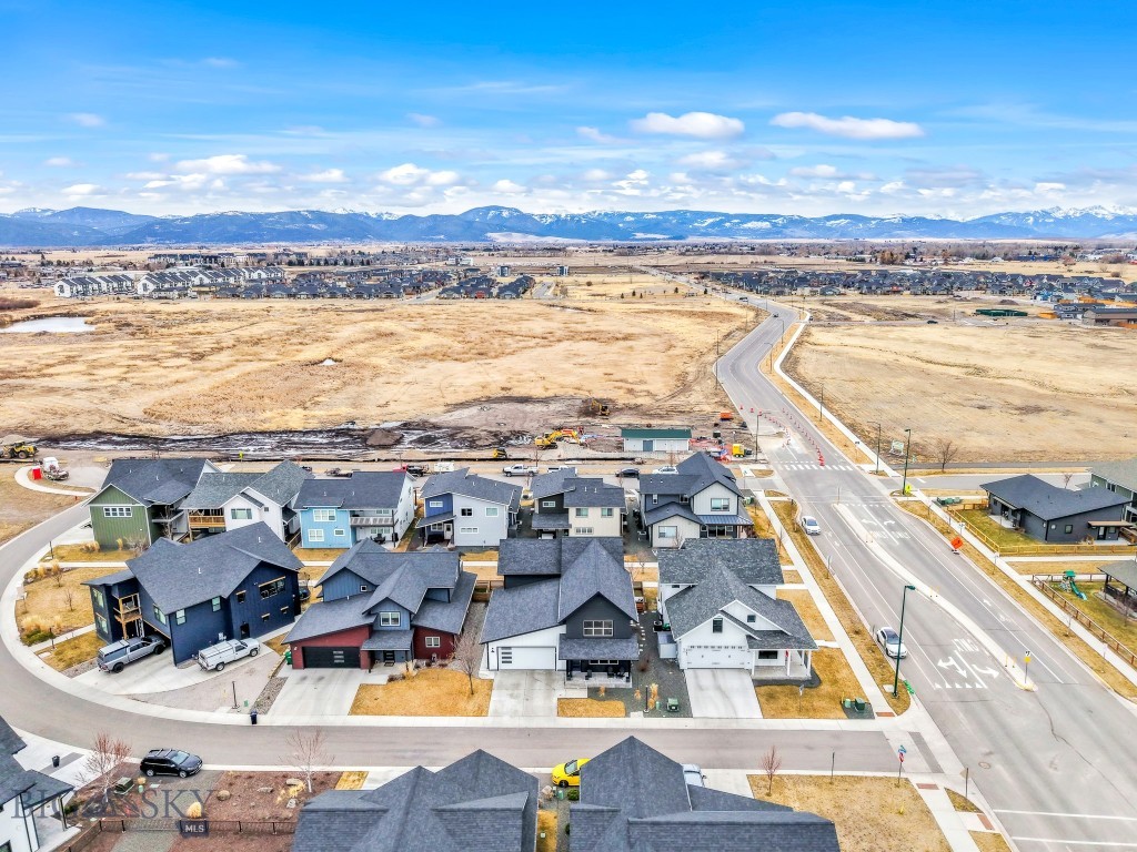 The Lakes at Valley West - Residential