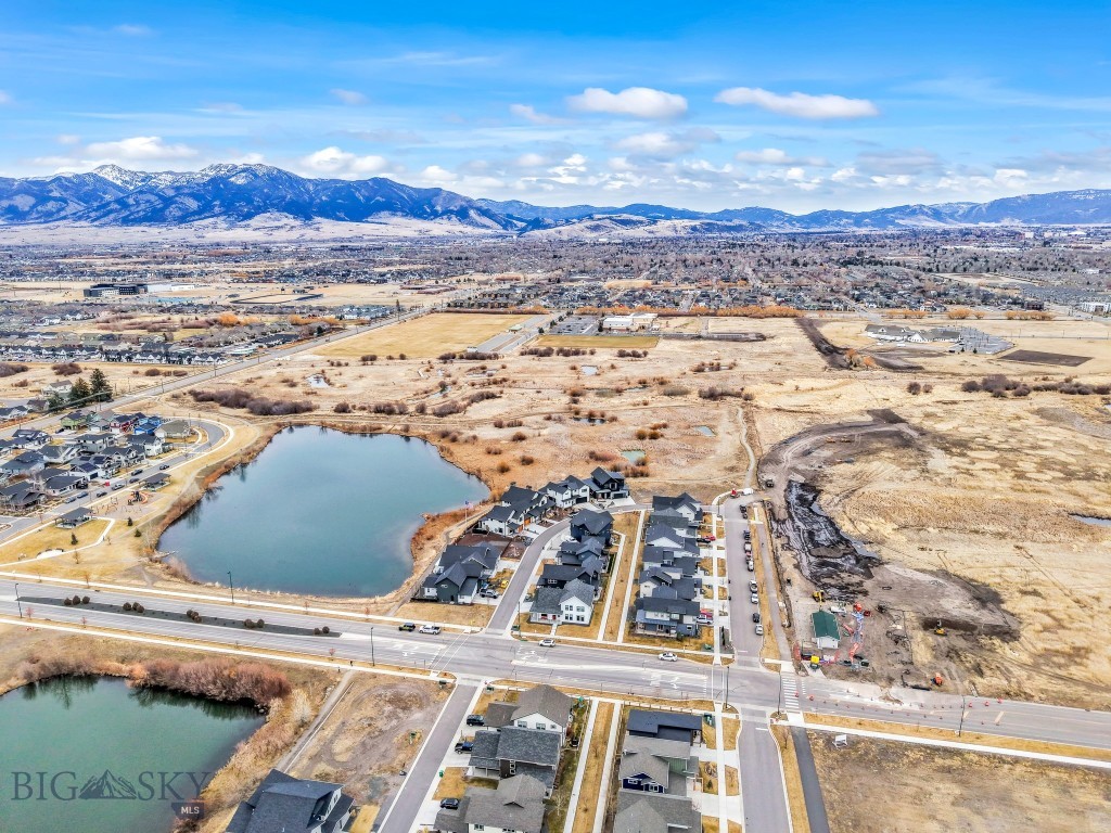 The Lakes at Valley West - Residential