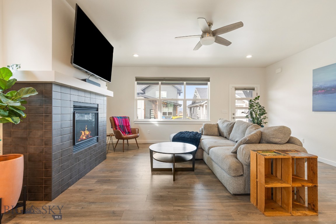 The Lakes at Valley West - Residential