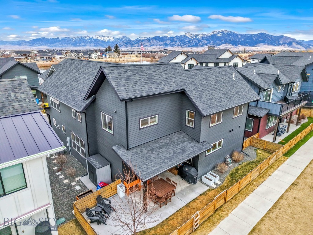The Lakes at Valley West - Residential