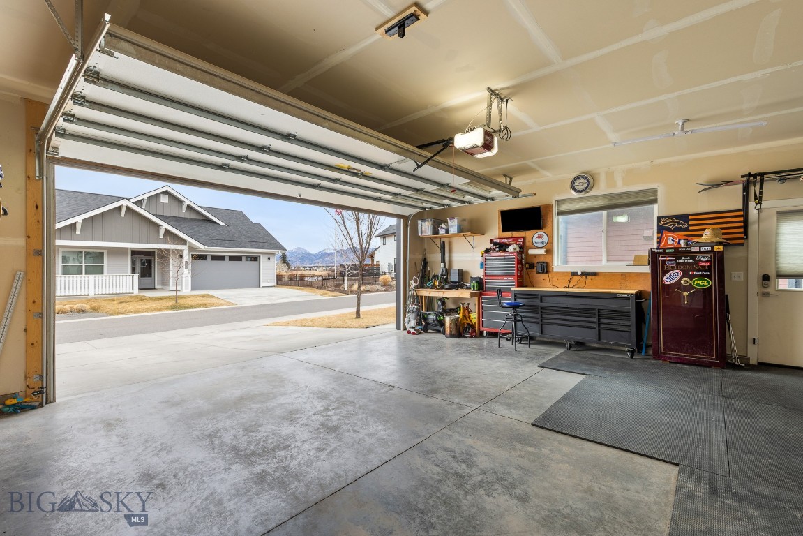 The Lakes at Valley West - Residential