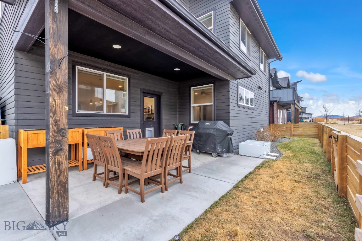 The Lakes at Valley West - Residential