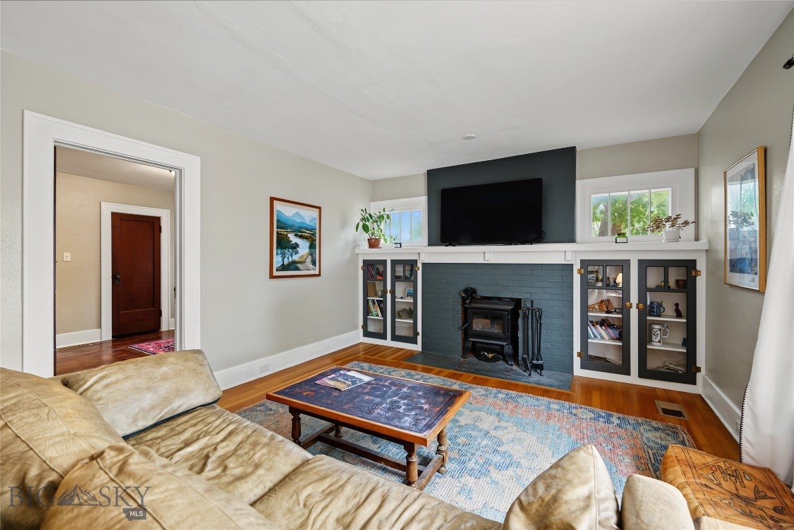 725 W Callender Street