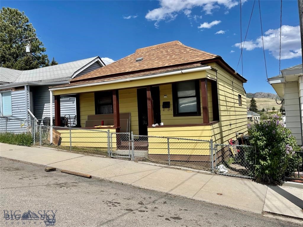 738 N Montana Street