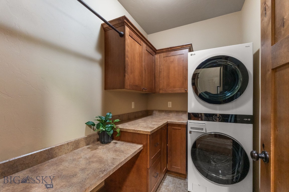 Bozeman, Montana 59715, United States, 4 Bedrooms Bedrooms, ,3 BathroomsBathrooms,Residential,Active,151113