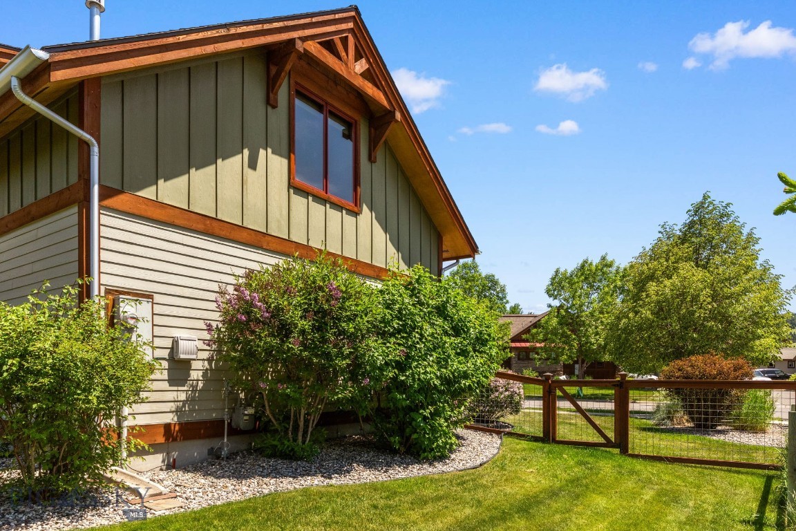 Bozeman, Montana 59715, United States, 4 Bedrooms Bedrooms, ,3 BathroomsBathrooms,Residential,Active,151113