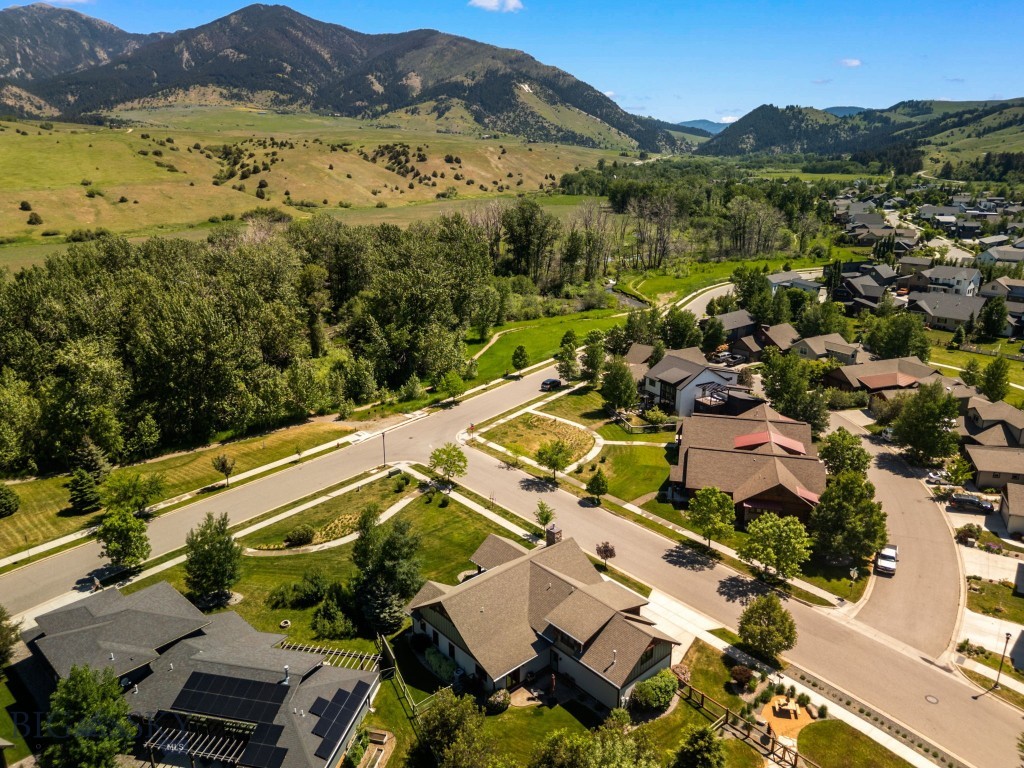 2497 Northview