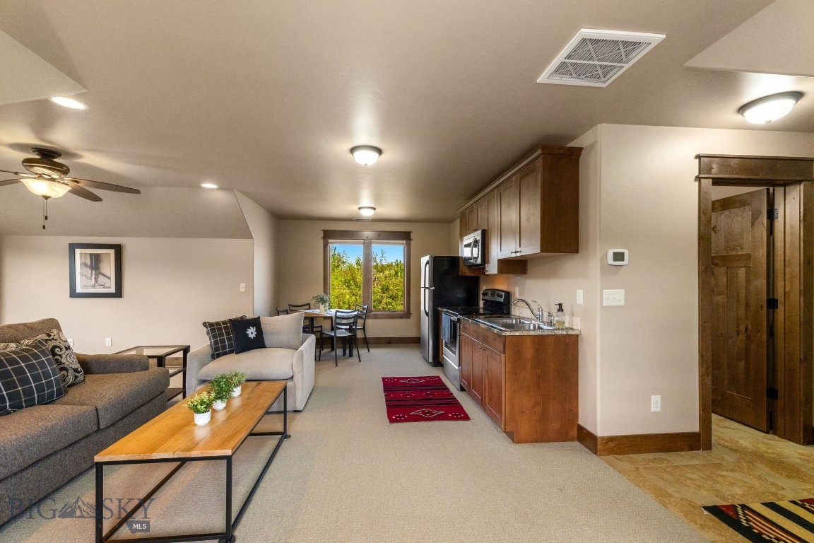 Bozeman, Montana 59715, United States, 4 Bedrooms Bedrooms, ,3 BathroomsBathrooms,Residential,Active,151113