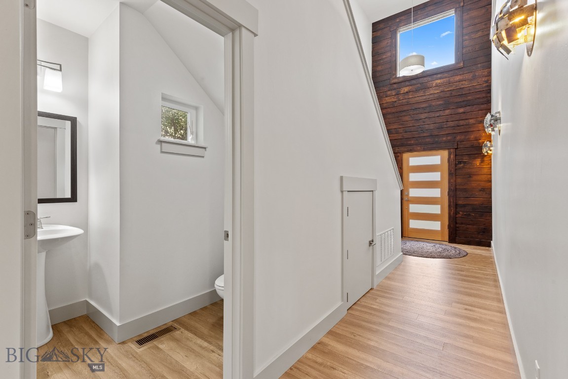 Bozeman, Montana 59718, United States, 3 Bedrooms Bedrooms, ,2 BathroomsBathrooms,Residential,Contingent,44845