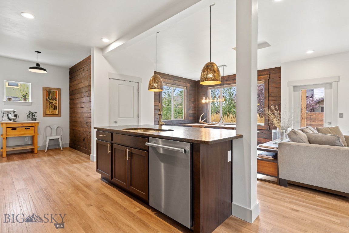 Bozeman, Montana 59718, United States, 3 Bedrooms Bedrooms, ,2 BathroomsBathrooms,Residential,Contingent,44845