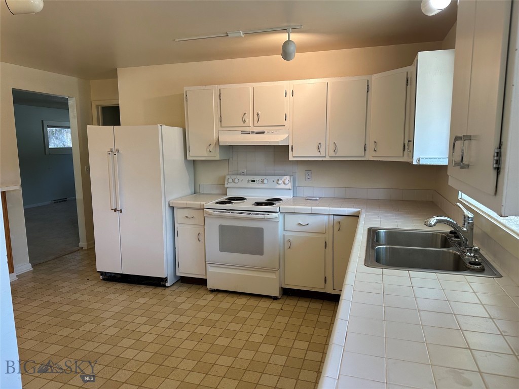 Bozeman, Montana 59715, United States, 3 Bedrooms Bedrooms, ,3 BathroomsBathrooms,Residential,Pending,124479