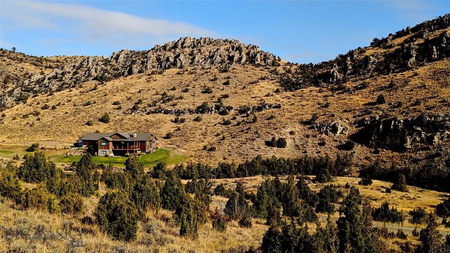 Montana land—approximately 19.5 acres—and it’s pristine, never built on or plowed under.  In addition to an attractive home sites, the area provides great habitat for wildlife: deer and elk, the occasional bobcat, dozens of species of birds. Located on the preferred lower terraces of Gallatin River Ranch—closer to the river, closer to town—the property is directly accessed via a county road that's well maintained year-round.  The development, Gallatin River Ranch, is renowned for the two famous rivers bordering it, impressive equestrian center, twenty-plus miles of private roads great for hiking and biking, 1600 acres of common area, as well as the desirable Manhattan School District. Just a 10-minute drive to town, 20 minutes to BZN airport, or 30 minutes to Bozeman's historic Main Street, this is a MUST-SEE for any buyers seeking acreage in greater Bozeman and the Gallatin Valley. Call today for a personal tour!