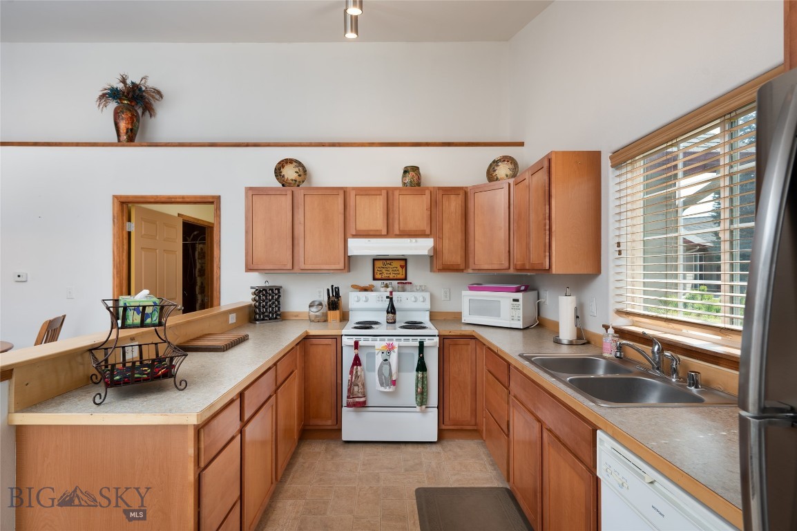 Manhattan, Montana 59741, United States, 2 Bedrooms Bedrooms, ,2 BathroomsBathrooms,Residential,Contingent,61125