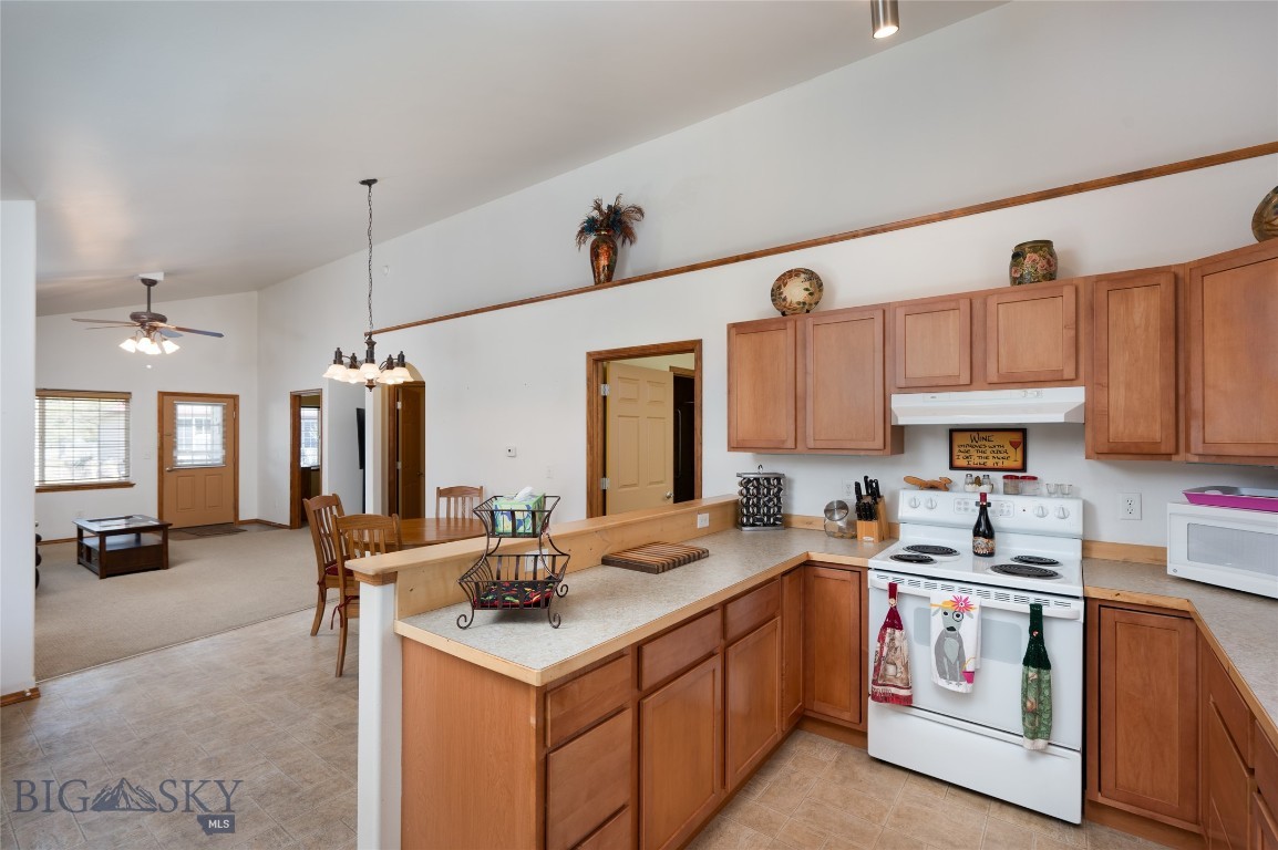 Manhattan, Montana 59741, United States, 2 Bedrooms Bedrooms, ,2 BathroomsBathrooms,Residential,Contingent,61125