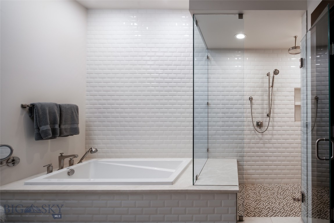 Lodgeside Condominium - Residential